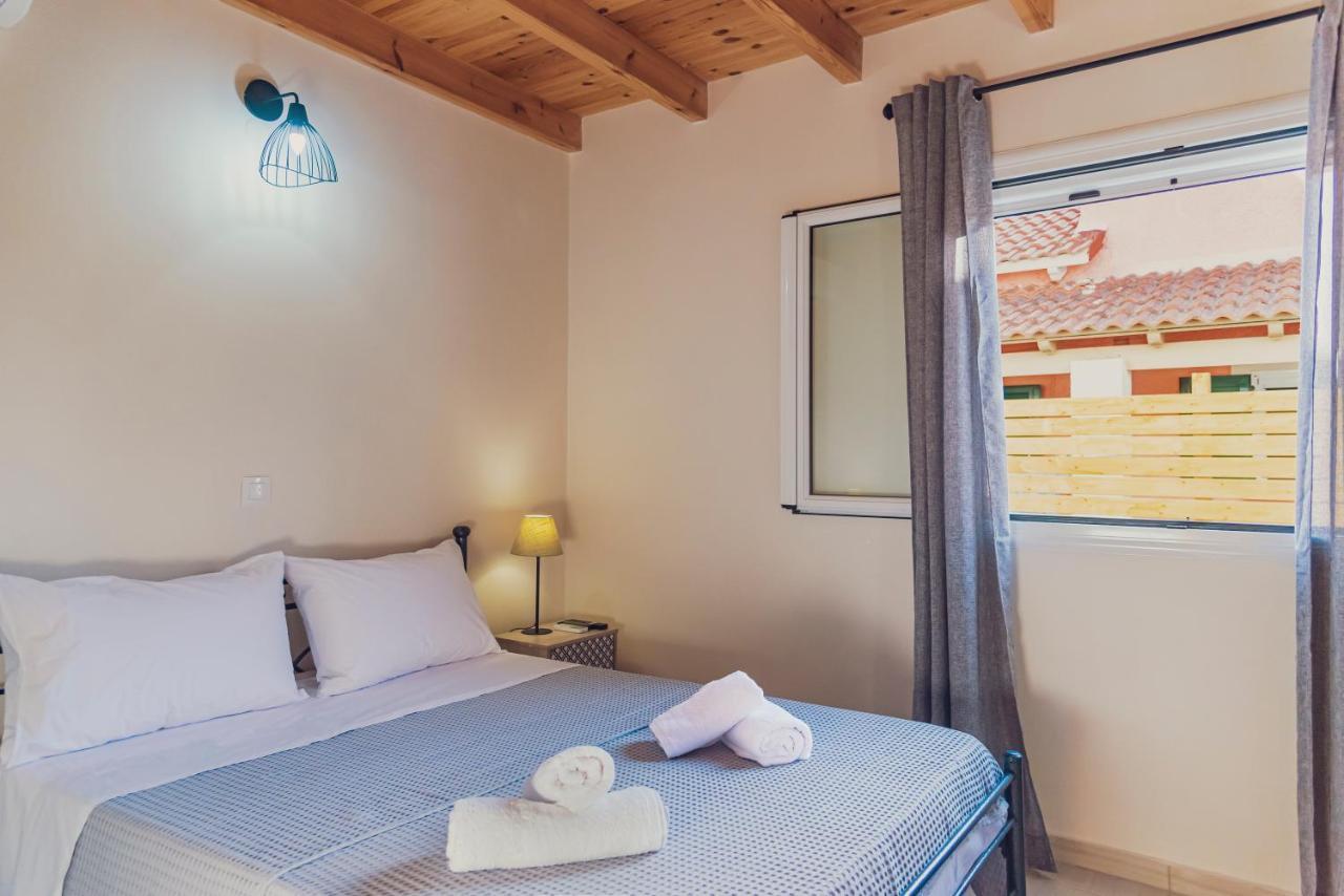 Burnelia Vacation House Лефкими Екстериор снимка