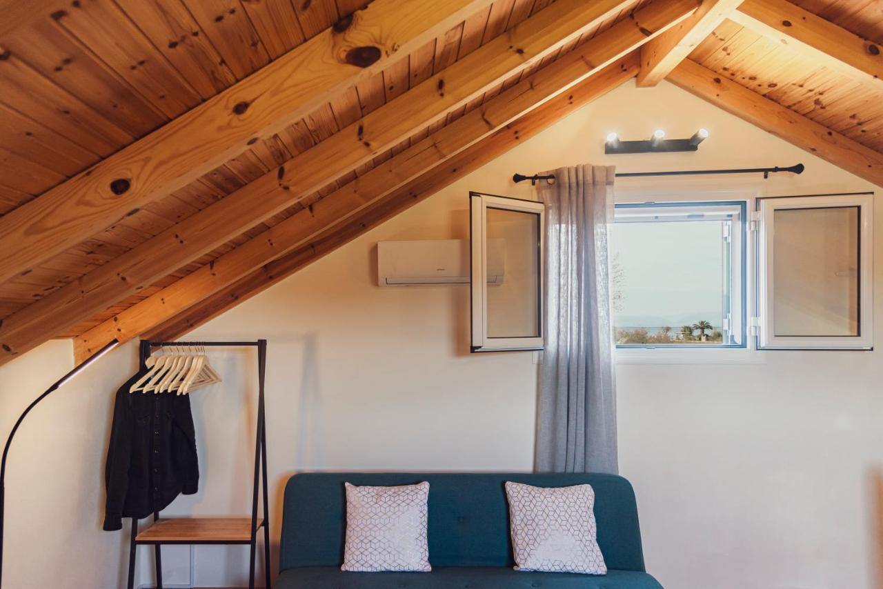 Burnelia Vacation House Лефкими Екстериор снимка