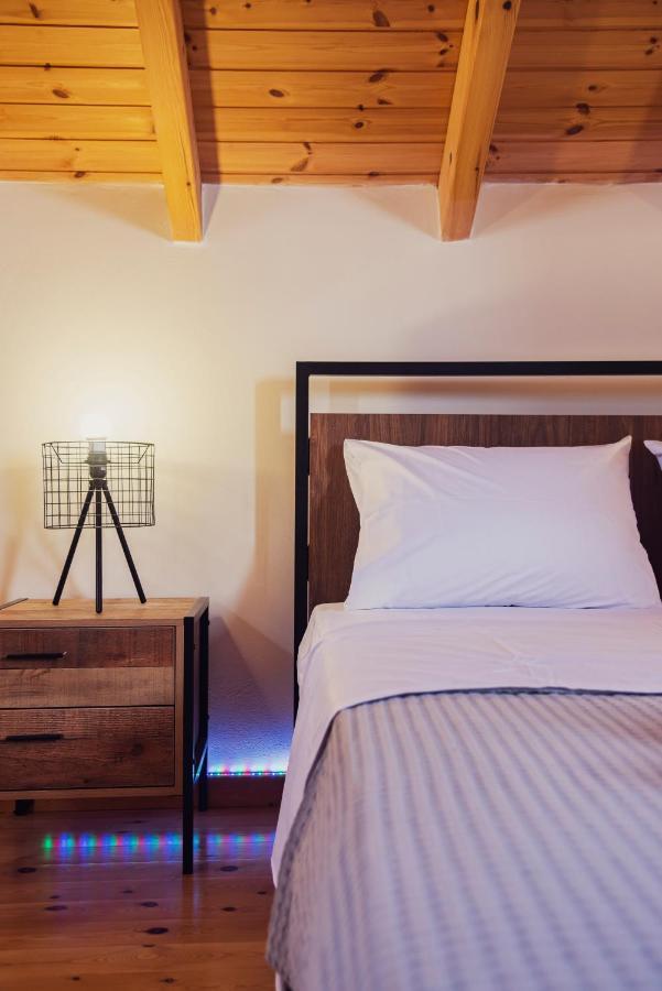 Burnelia Vacation House Лефкими Екстериор снимка