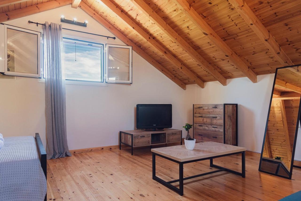 Burnelia Vacation House Лефкими Екстериор снимка