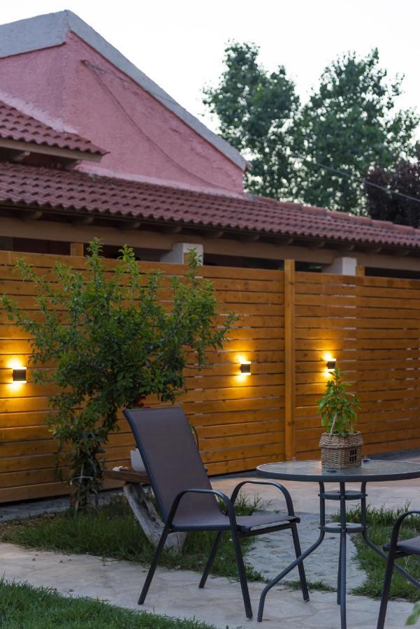 Burnelia Vacation House Лефкими Екстериор снимка