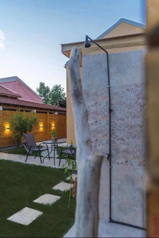 Burnelia Vacation House Лефкими Екстериор снимка
