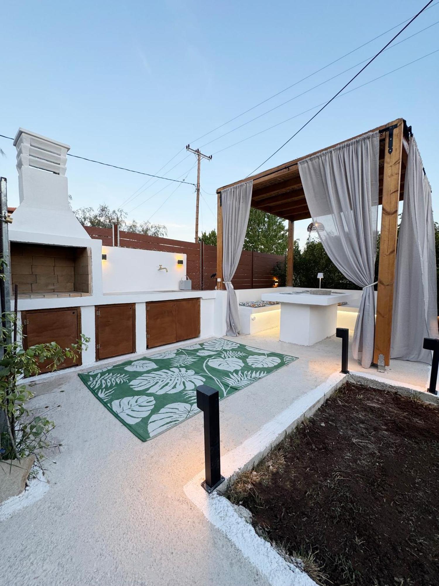 Burnelia Vacation House Лефкими Екстериор снимка